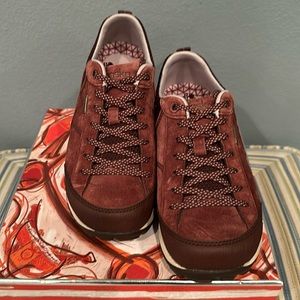Brand- Dansko, Style- Paisley, Color- Mahogany. Size-37